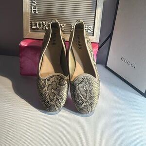 Ladies flat size 40